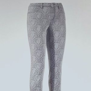 Chico’s Damask Girlfriend Versatile Slim Leg Ankle Jeans Dark/Light Gray Size 6